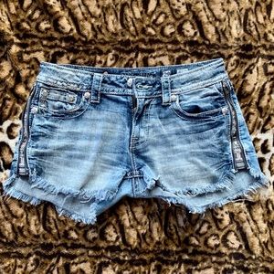 SEXY MISS ME Frayed Denim Shorts! ❤️